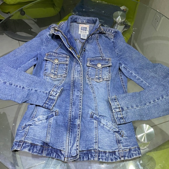 Jean jacket - Picture 1 of 5